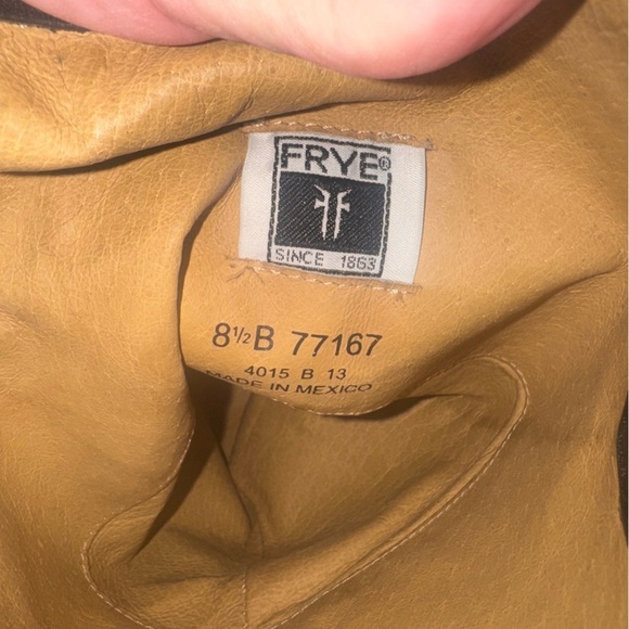 FRYE
MELISSA BUTTON 2 BOOTS size 8.5 - Picture 9 of 16